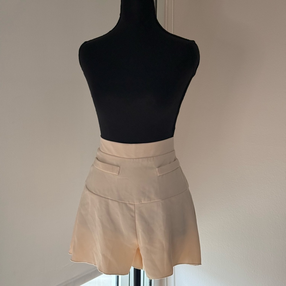 Women's Cream Shorts